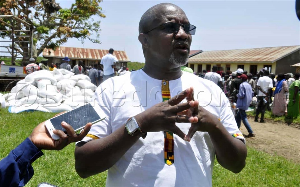 Rdc Wa Kalungu Dr Paddy Kayondo Ng'asaba Ab'e Kamuwunga Mu Lwera Okuba Abagumiikiriza.