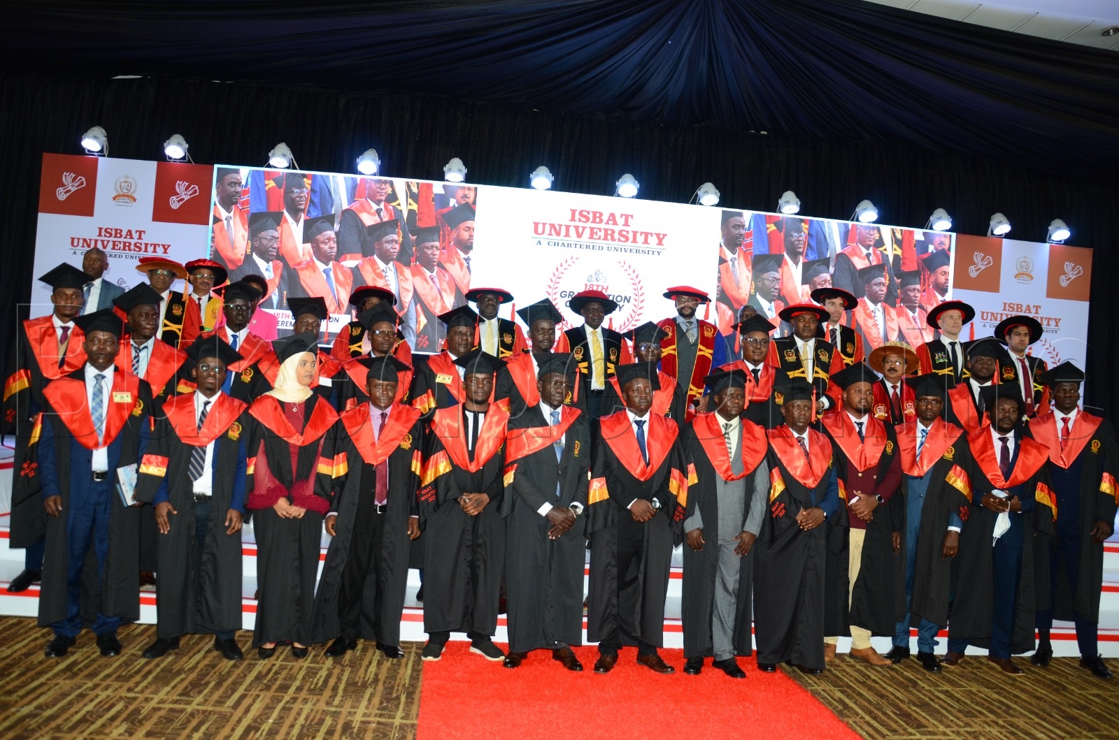 Abayizi abaatikkiddwa diguli eyookubiri mu bizinensi MBA