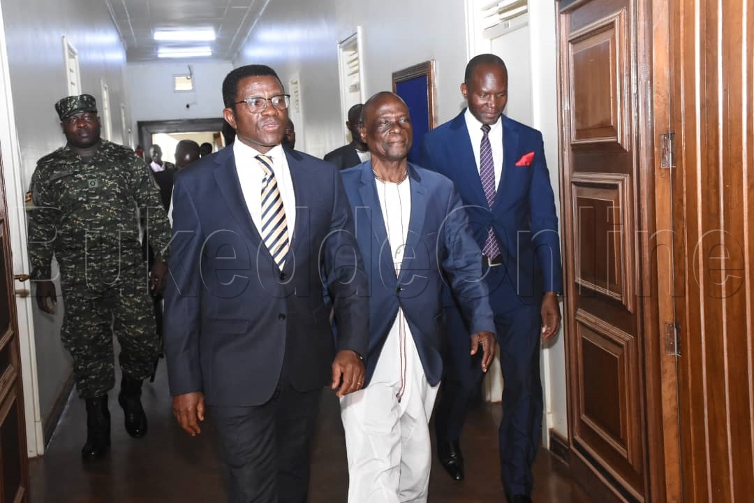 katikkiro ng'ali n'Abakenyi e Mmengo