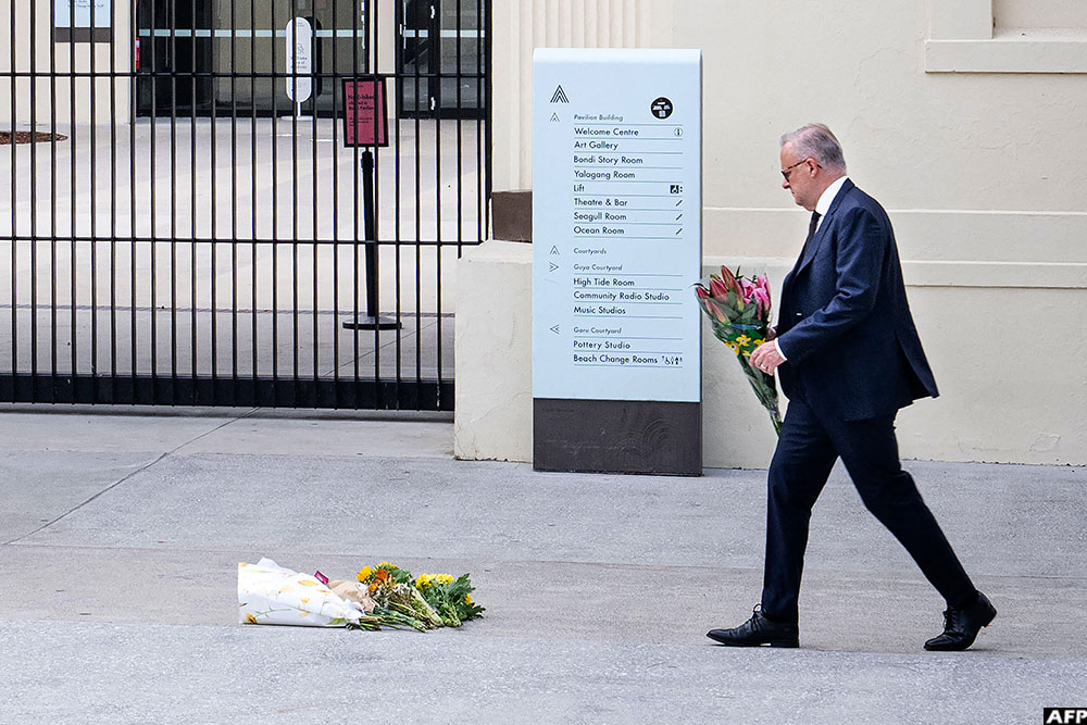 Australia's Prime Minister Anthony Albanese laying flowers at the Bondi Pavillion at Bondi Beach. (AFP/Australian Prime Minister's Office)