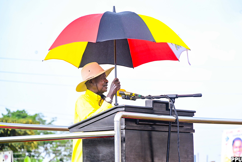 President Museveni who is also the NRM presidential candidate addressing a campaign rally at Namisindwa Technical Institute grounds in Namisindwa district on Saturday. (PPU Photo)