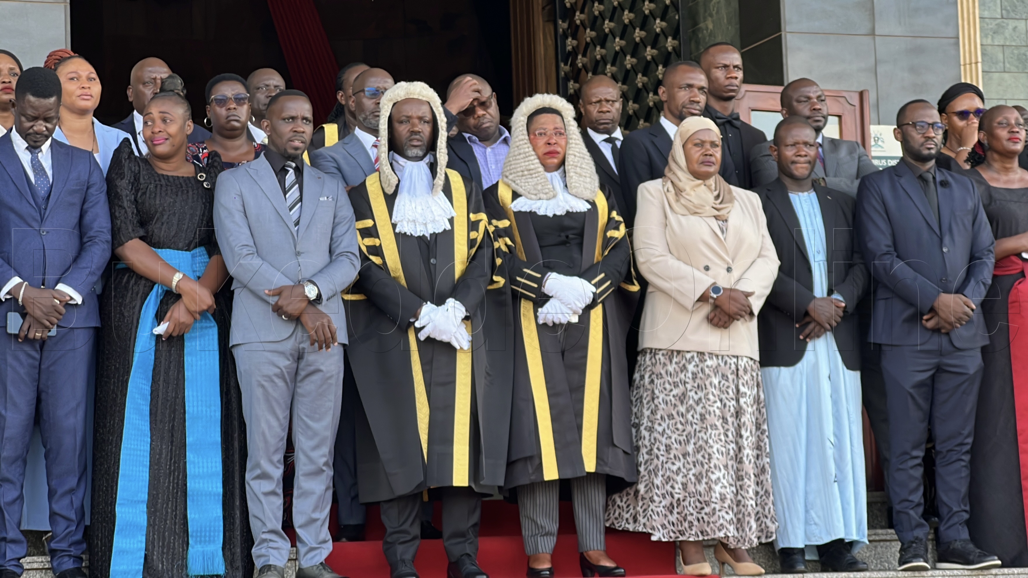 Sipiika Among ng'alindiride okwaniriza omubiri gw'omugenzi Helen Nakimuli ku palamenti