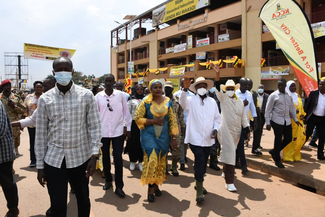 Museveni ng'atuuka mu Katale ke Busega