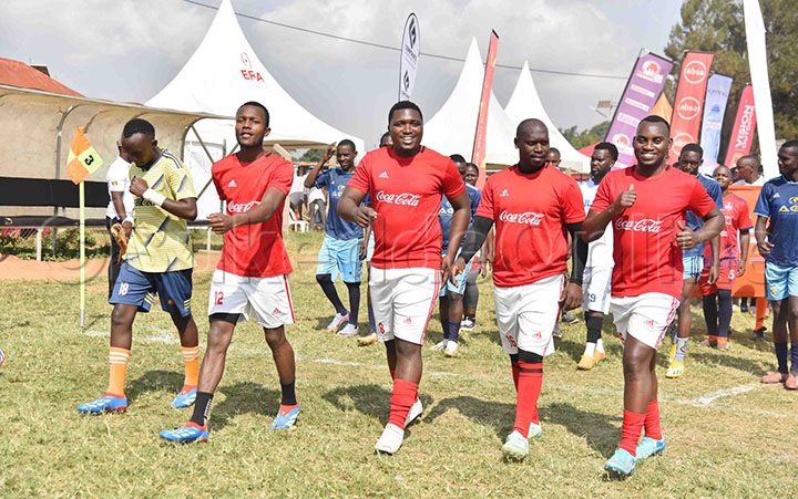 Ttiimu Ya Cocacola Nga Ekumba Bwe Baabadde Baggulawo Empaka Za Csn E Luzira Ku Ssande Ku Makya.1212