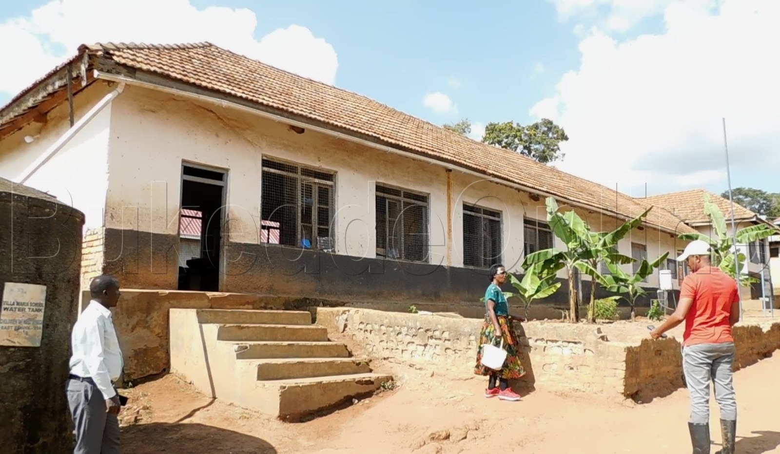 Essomero lya Villa Maria Gashumba ly'awadde cement 