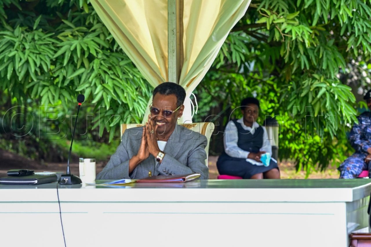 Minisita Kataaha y'abadde omugenyi omukulu.