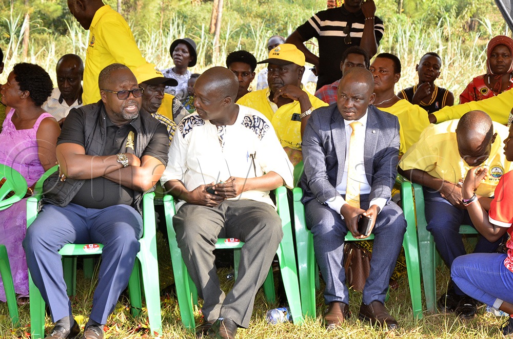 Rogers Byamukama (left) the MP-elect Masindi municipality with Patrick Wobusobozi (centre) the LCV-elect and Aled Akugizibwe, the MP Buruli county. (Photo by Yosam Gucwaki)