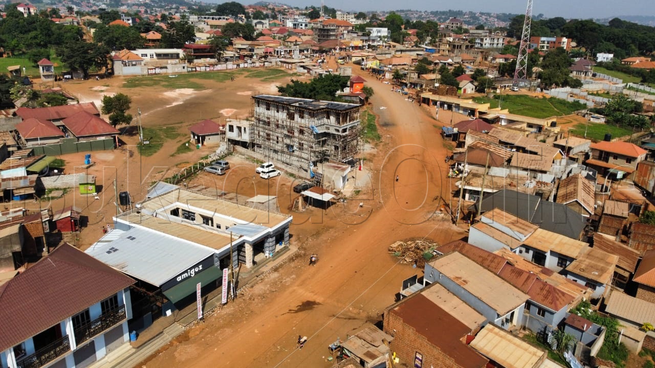 Oluguudo olugenda okkolebwa