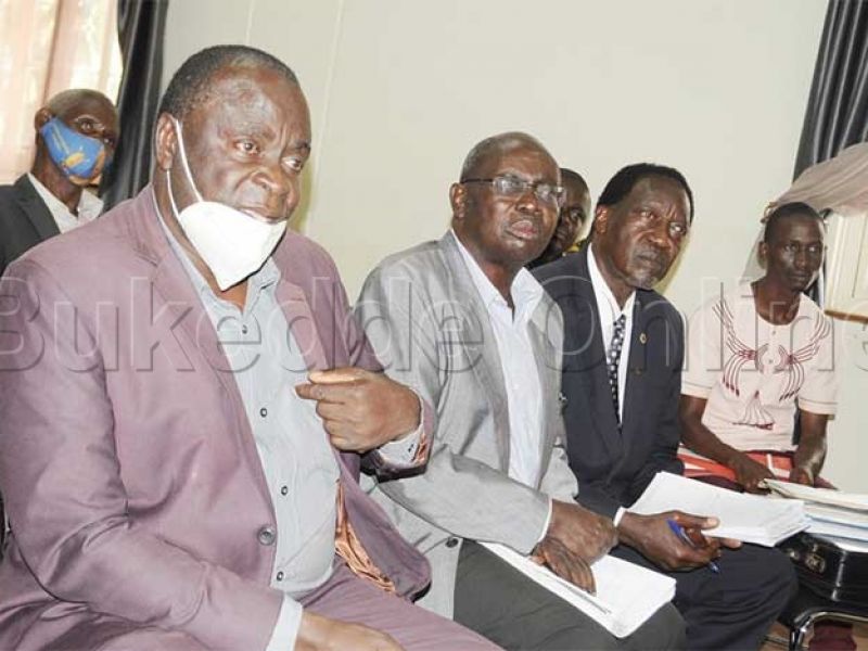 Nsamba (ku Ddyo) Akulira Ekika Ky'engabi.