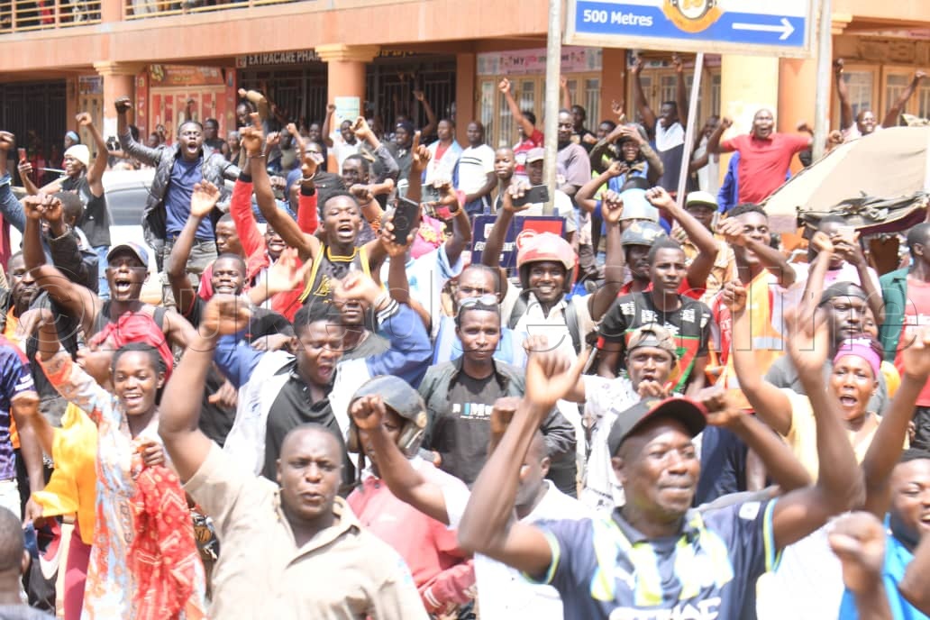 Abamu ku bawagizi ba Bobi oluvannyuma lw'okumulaba