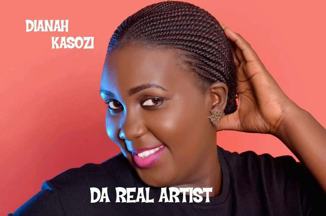 Muwala w’omugenzi Livingstone Kasozi ayingidde ekisaawe ky’omuyimba