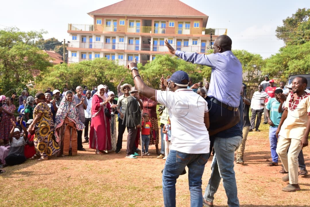 Nsubuga eyayiseemu nga tavuganyiziddwa. 