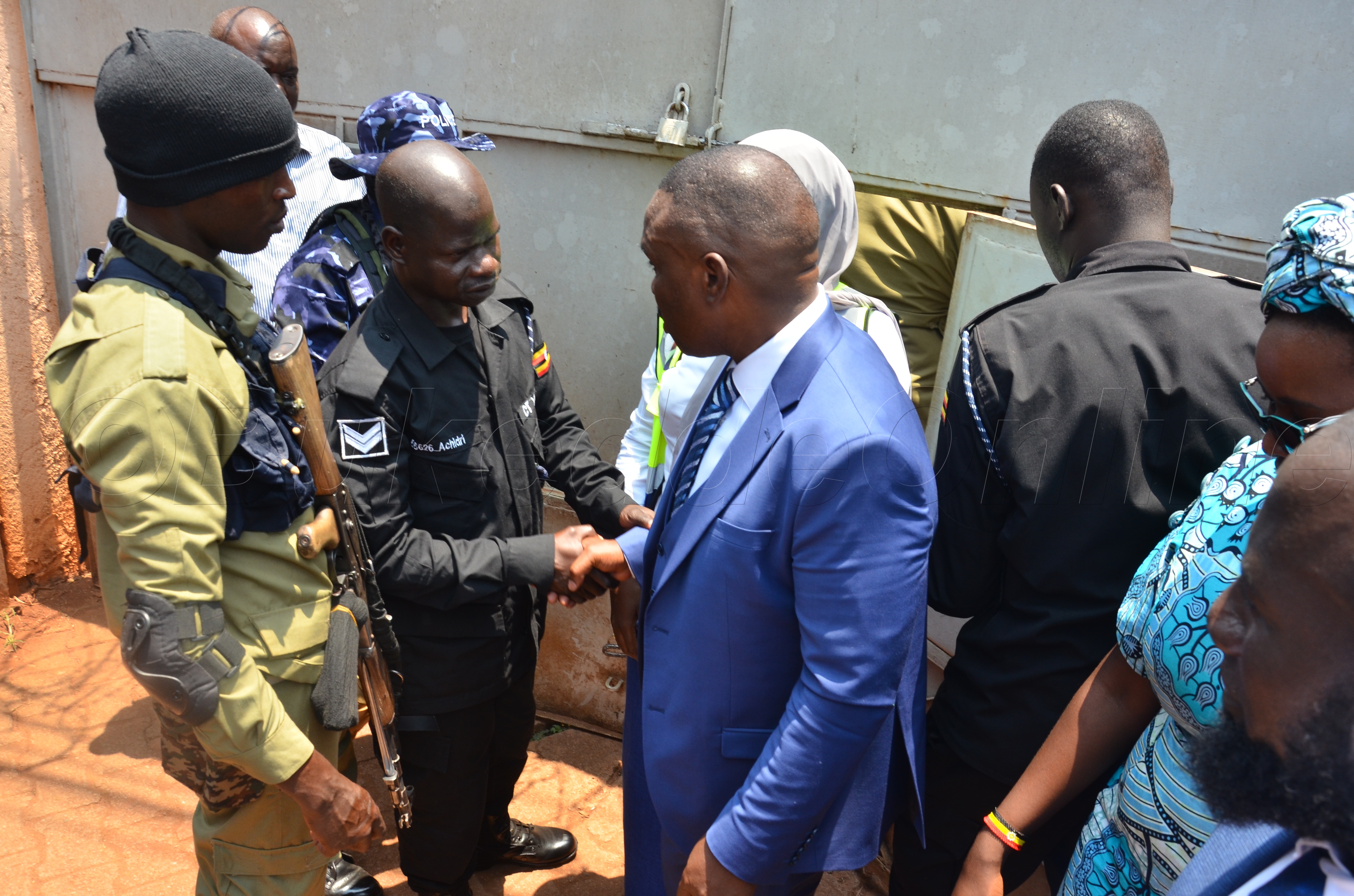 Omuserikale ng'awayaamu ne Loodi mmeeya ssaako n'abo be yazze nabo okumuwerekerako ku kitebe ky'akakiiko