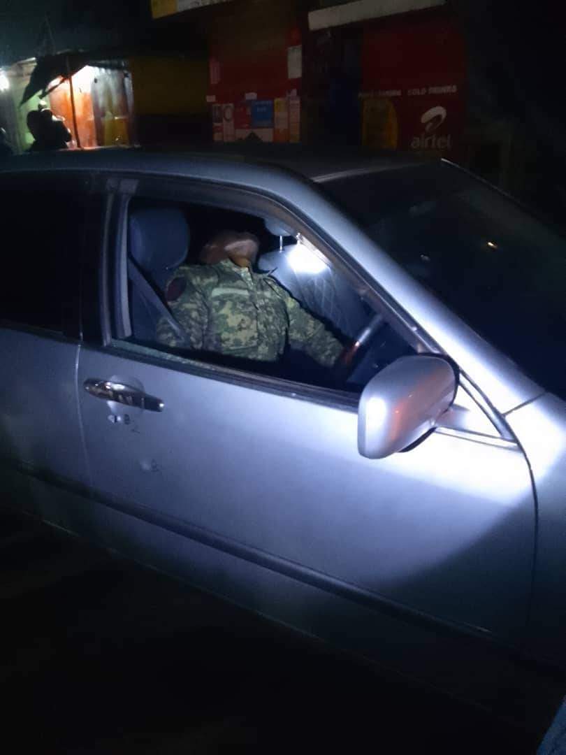 Omugenzi eyabadde mu byambalo ebyefaananyiriza eby'amagye.