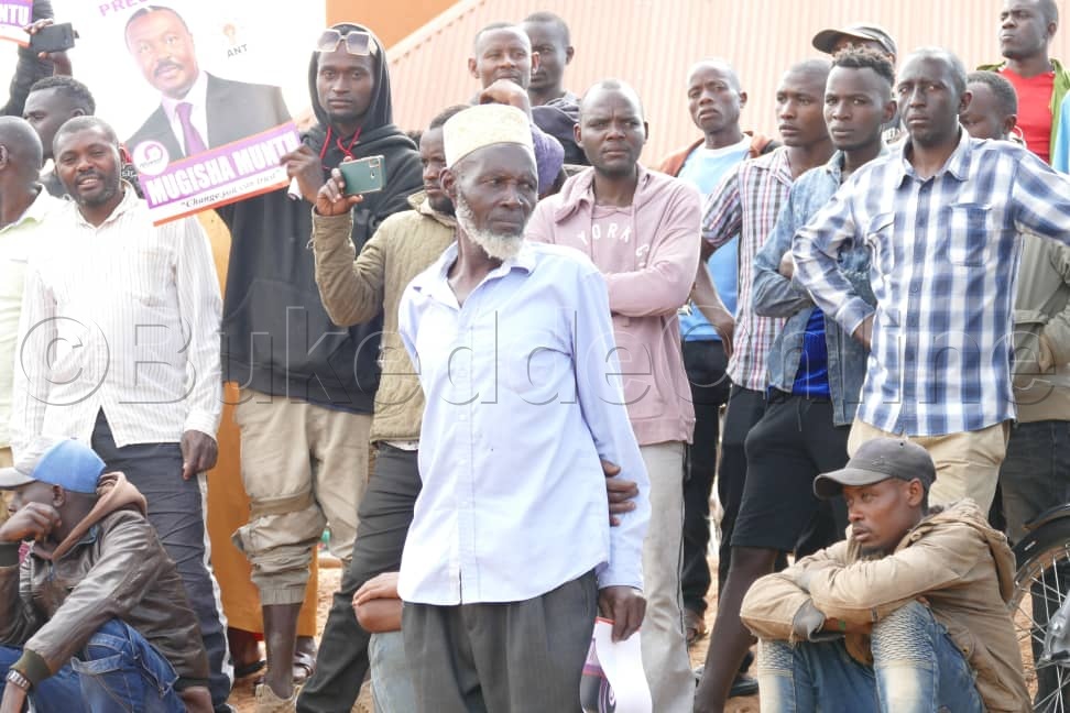 Abawagizi ba Muntu nga bakung'aanye mu bungi okumuwagira