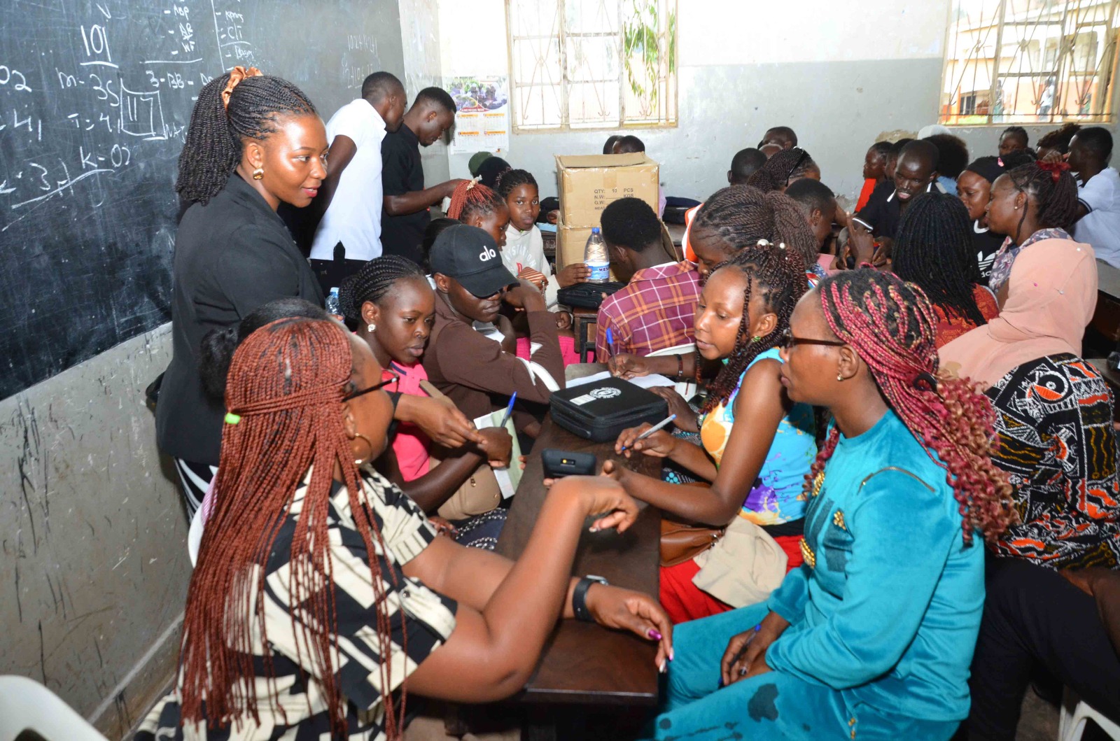 Abamu ku bagenda okulondesa nga bayiga enkozesa y'akuuma ka BVVK