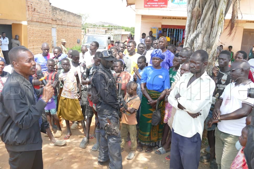 Gen. Musgisha Muntu ng'asaba abantu akalulu