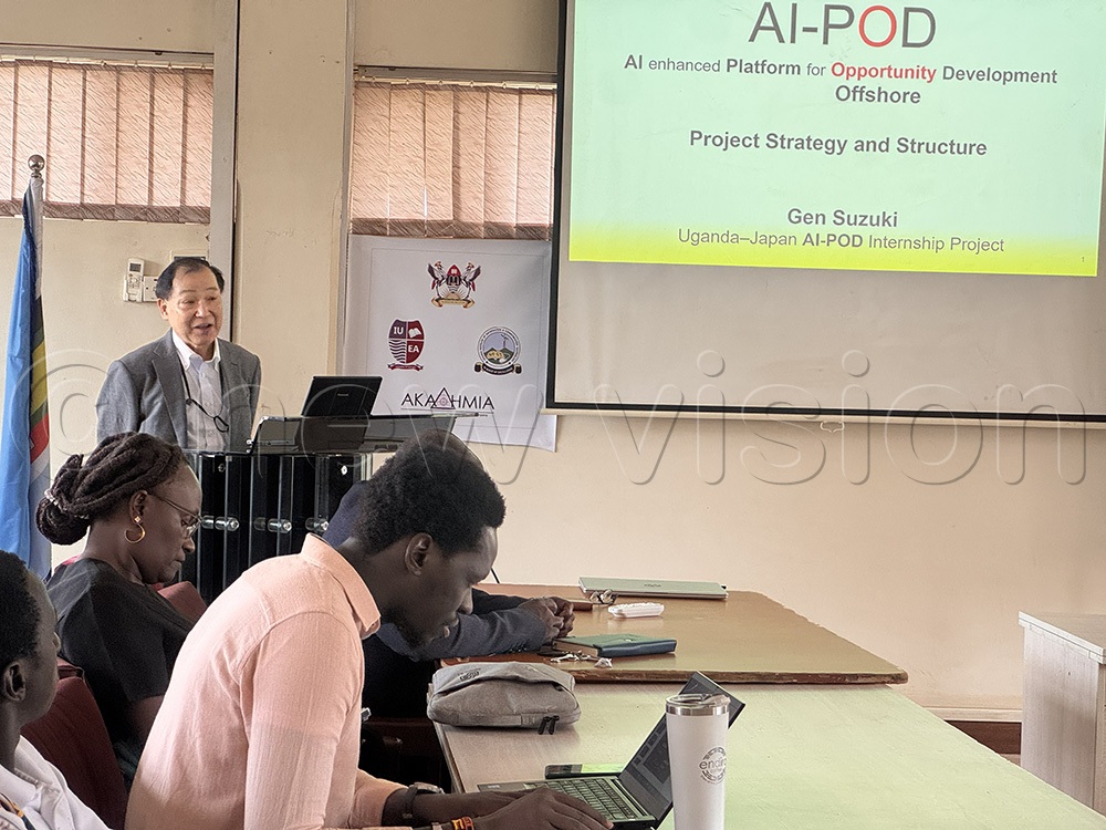 Gen Suzuki, director of Akademia makes his presentation during the event. (Photo by Ali Twaha)