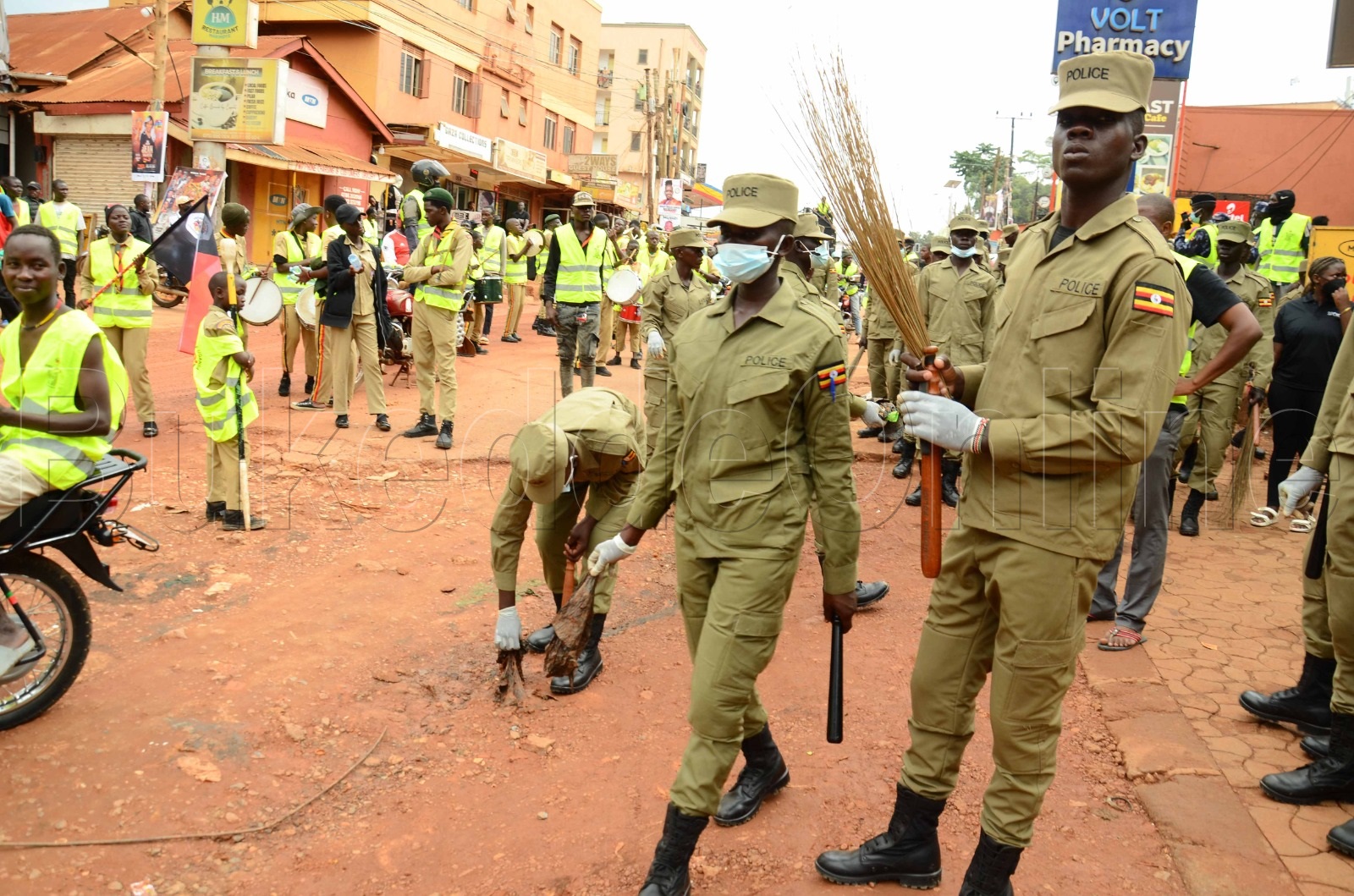 Aba Poliisi nga bakola bulungibwansi