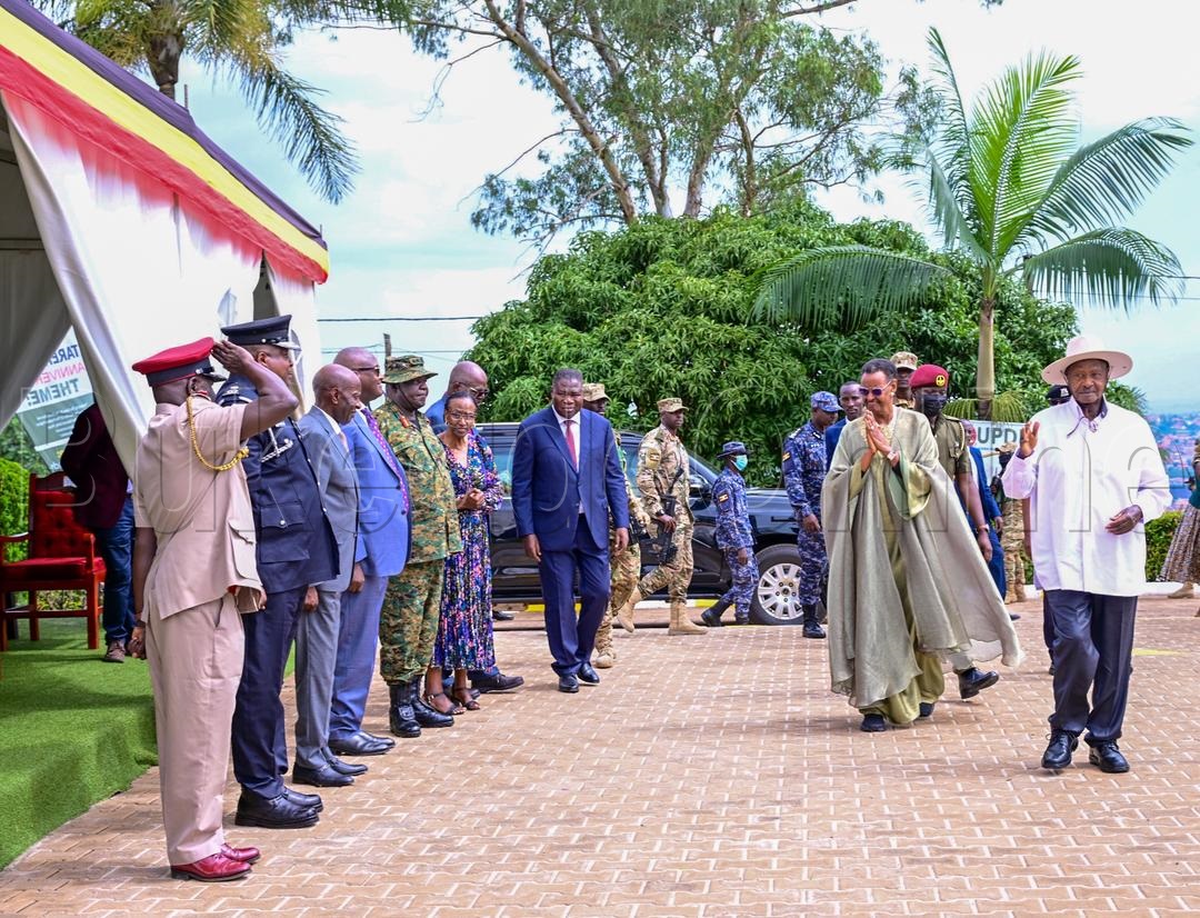 Pulezidenti Museveni ng'atuuka e Mbuya