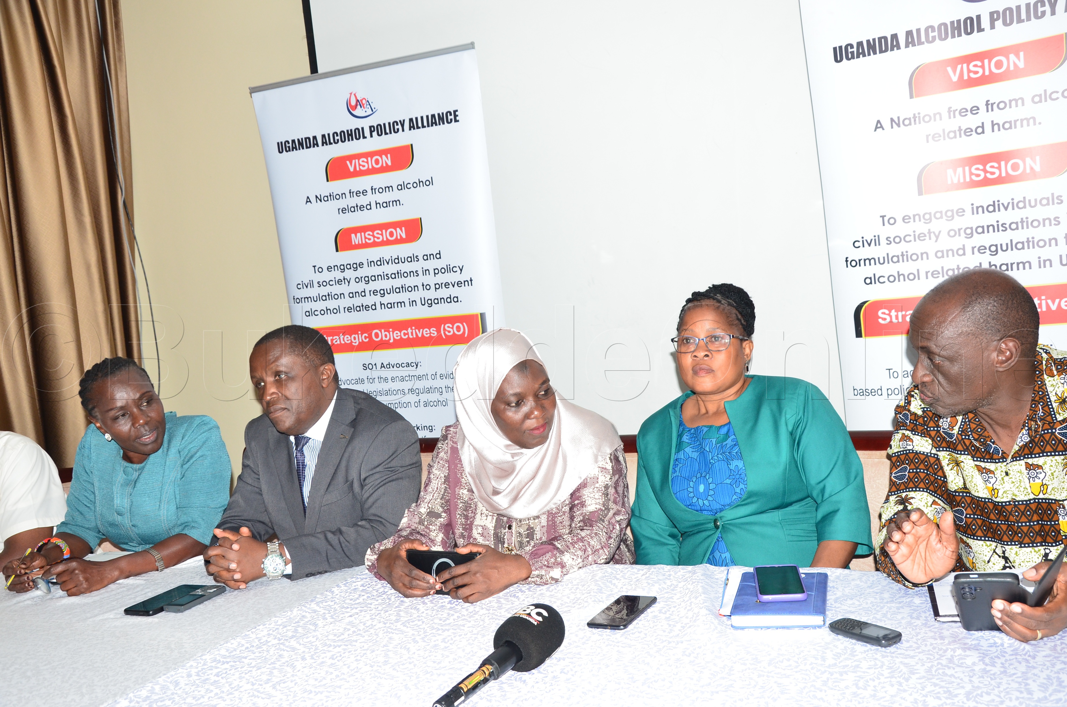 Aba Uganda Alcohol policy alliance nga boogerako eri Bannamawulire.