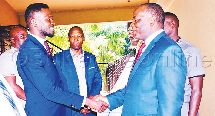 Kyagulanyi Ne Mpuuga Lwe Baasisinkana Gye Buvuddeko.