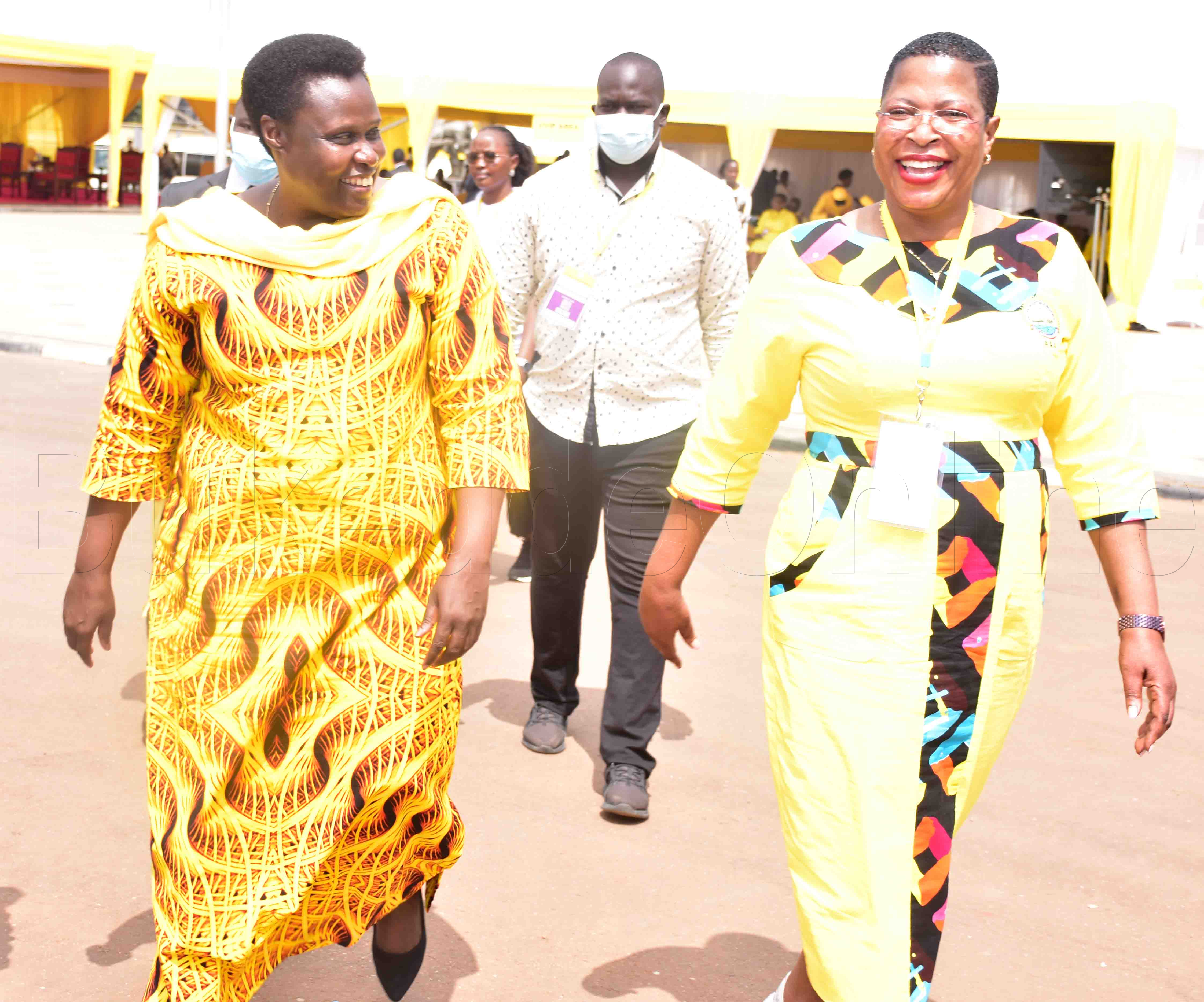 Among ne banne nga batuuka e KOLOLO