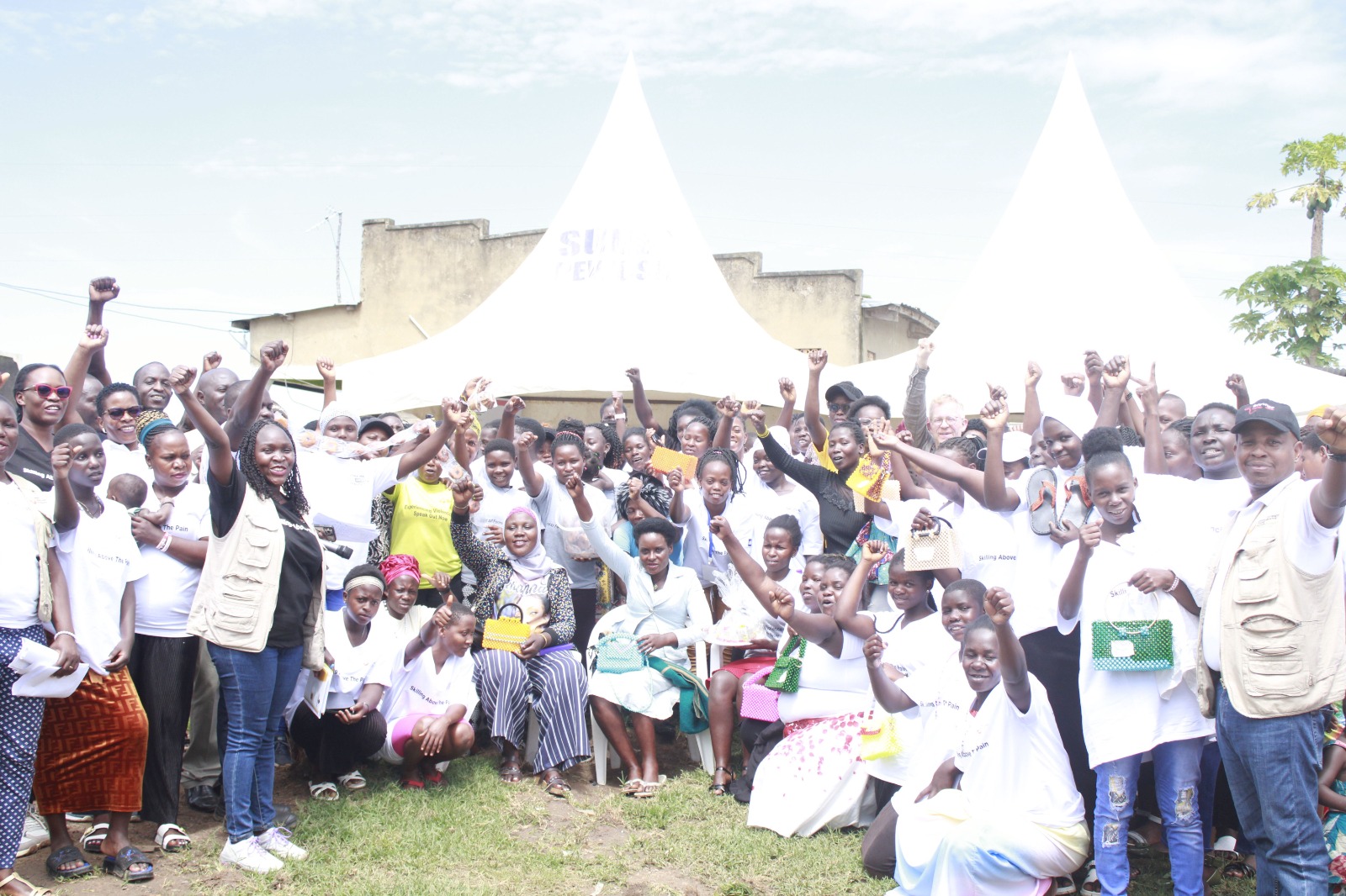 Abamu ku bawala abaasoma ebyemikono