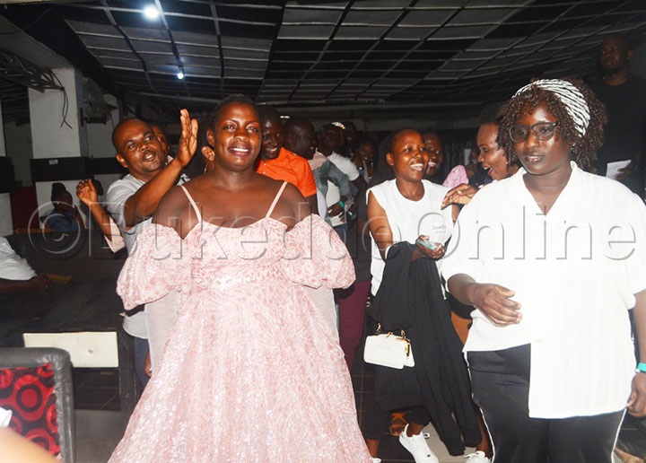 Shamim Nabunya Ne Zaituni Mutebi Ababadde Beesimbyewo Ku Bwa Miss Bukedde Nga Babalonda.