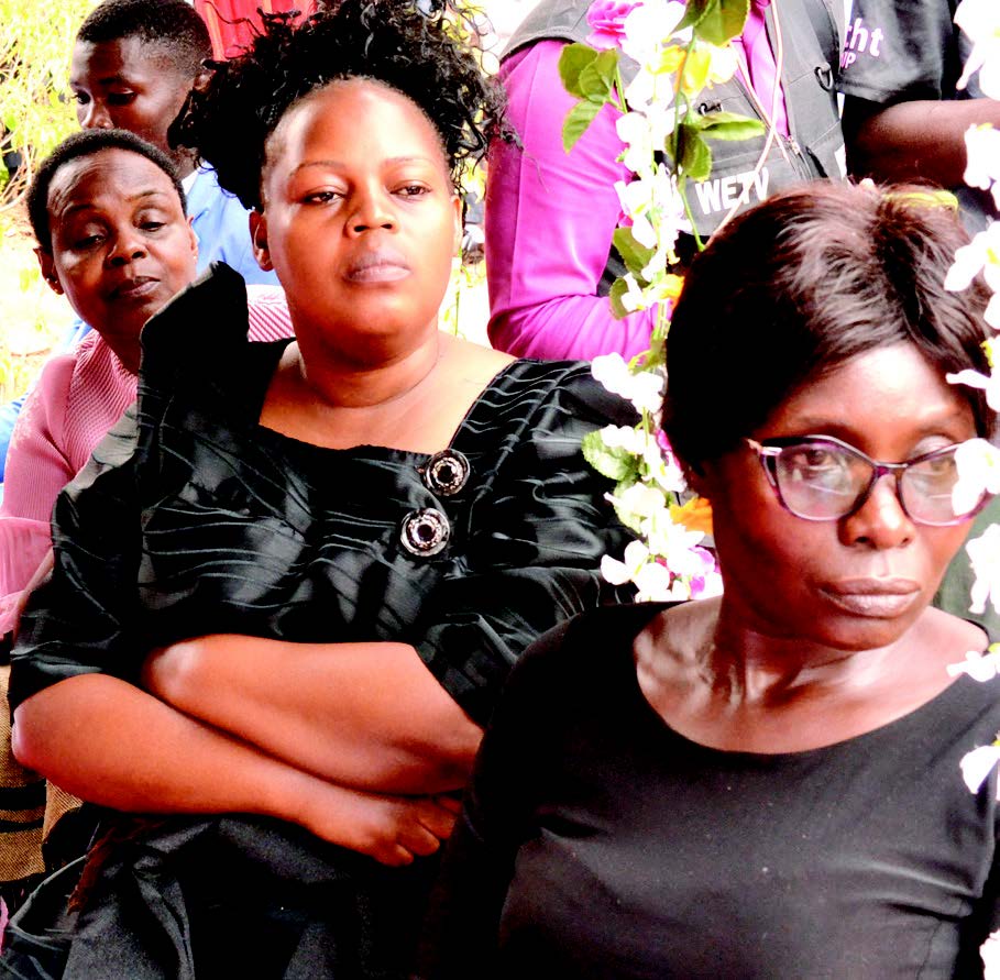 Nnamwandu Prossy Sekadde n'ababakungubazi.