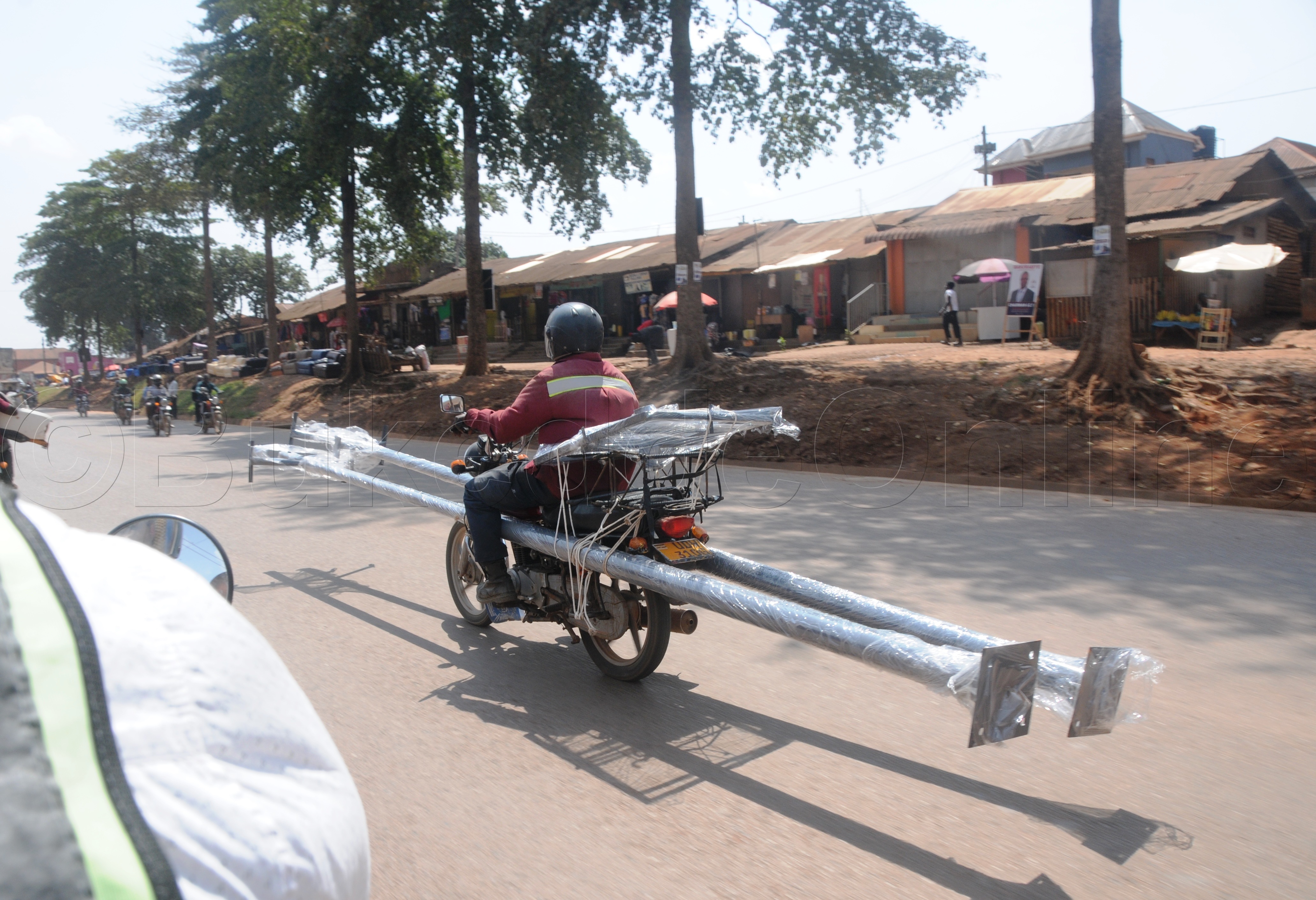 Owa Boda Boda ng'attise Ebyuma Ebiwanvu Ebiyinza Okuvaako Akabenje e Mpererwe mu munisipaali y'e Kawempe.