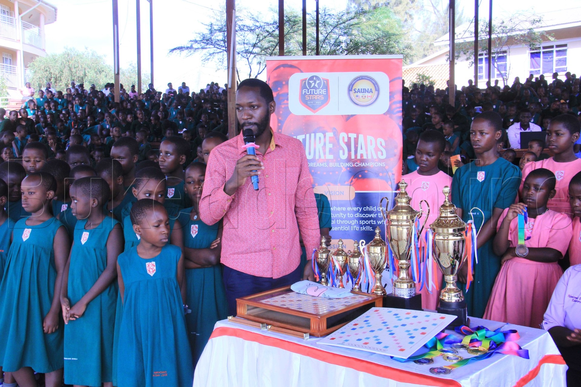 Aba Future Stars sports program ne Gayaza Junior nga batongoza empaka za scrabble