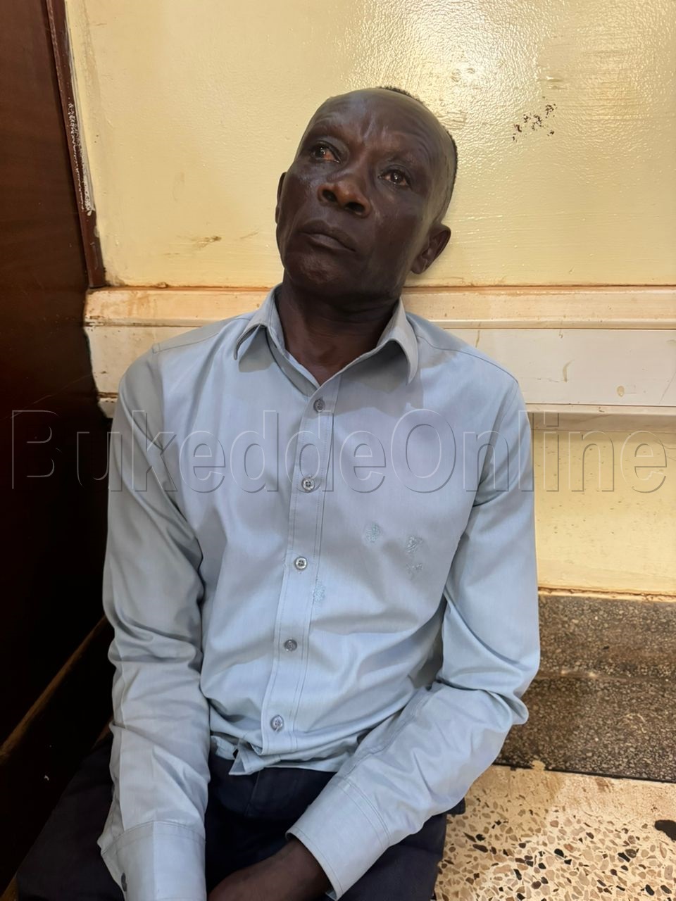 Omu ku bakwate abadde asolooza ku basuubuzi b'e Nseenene mu katale k'e Busega ssente