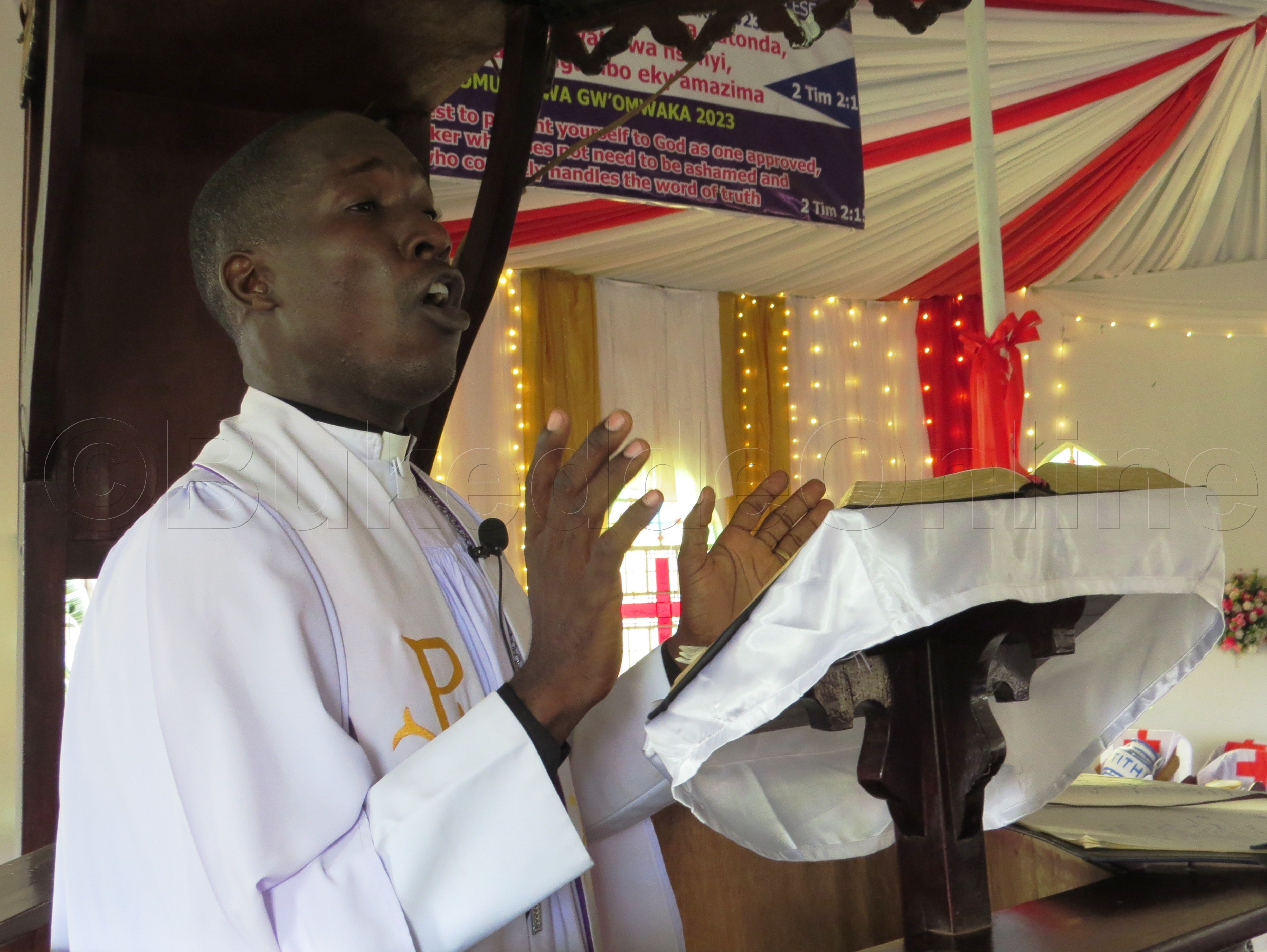 Rev. Ssendagire Ng'abuulira Ku Ssekukkulu.