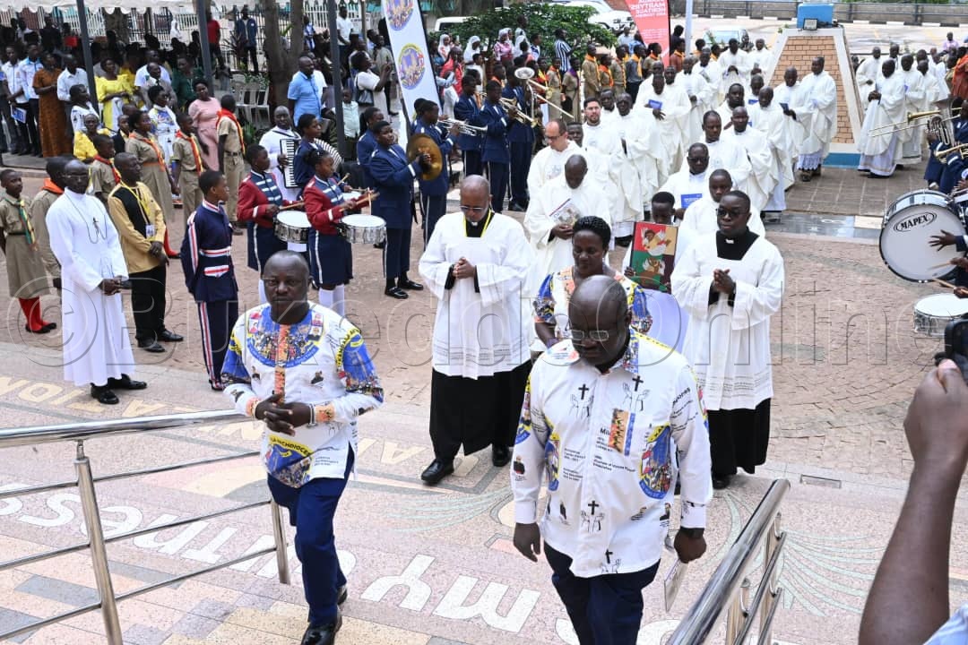 Bafaaza n'abasaserodooti bwe baabade batuuka