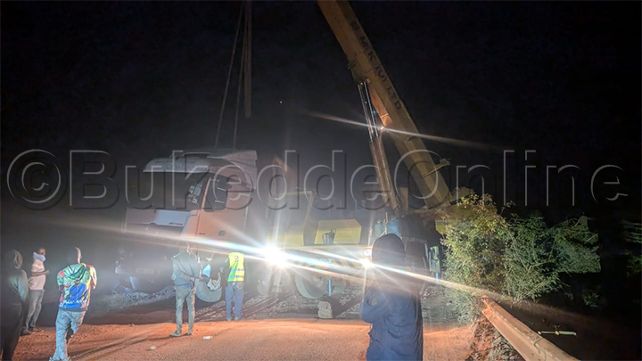 Kasiringi nga eggyawo tuleera eya egwiiridde emmotoka entono Nissan
