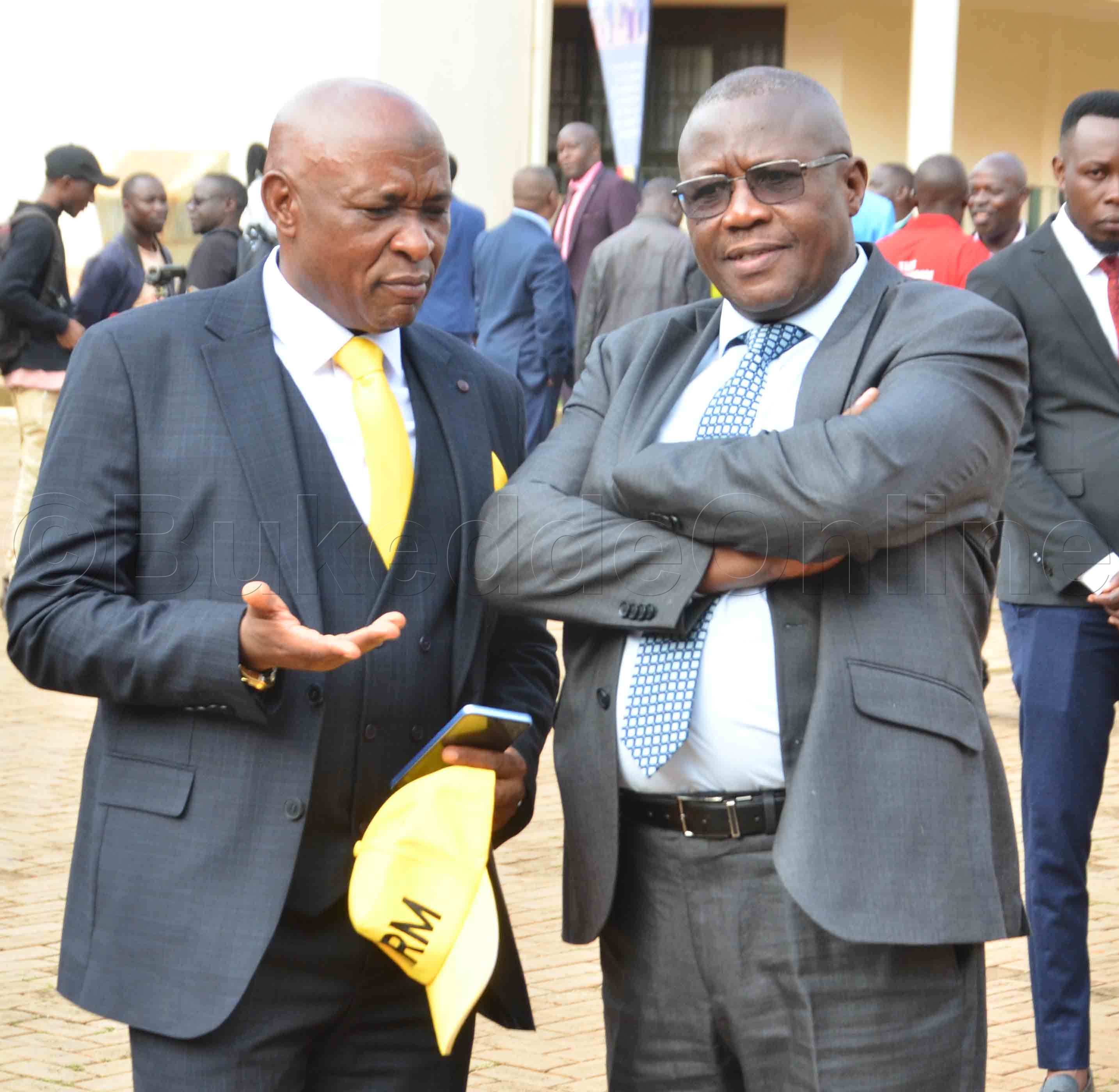 Hajji Kiyimba ng'awayaamu ne ssentebe wa Wakiso aliko, Matia Lwanga Bwanika