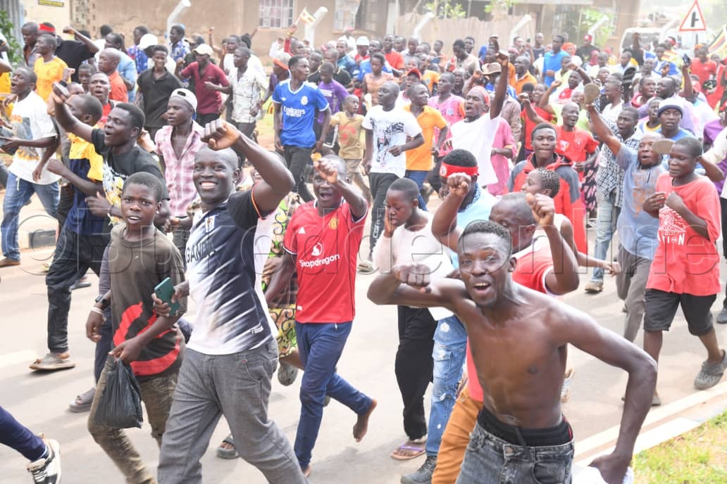 Abawagizi ba Kyagulanyi nga basaanuuse mu kibuga Pallisa.