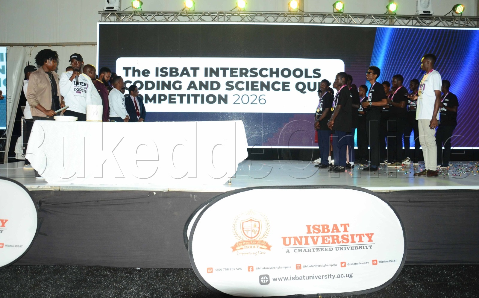 Aba ISBAT nga batongoza empaka za ISBAT Interschools Coding and Science Quiz competetition ezomwaka ogujja