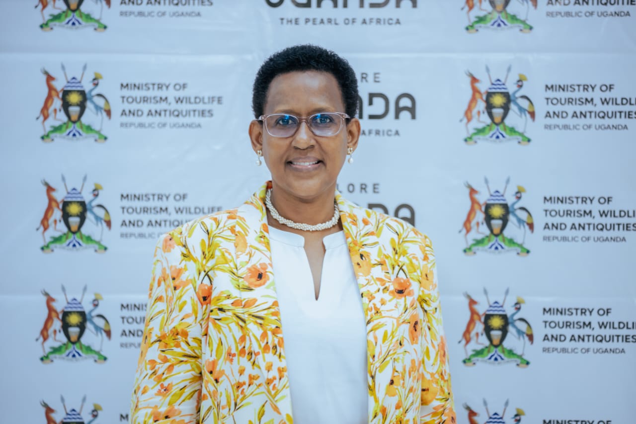 Doreen Katusiime Omuwandiise wenkalakalira mu Kitongole kye byobulambuzi e Jinja 