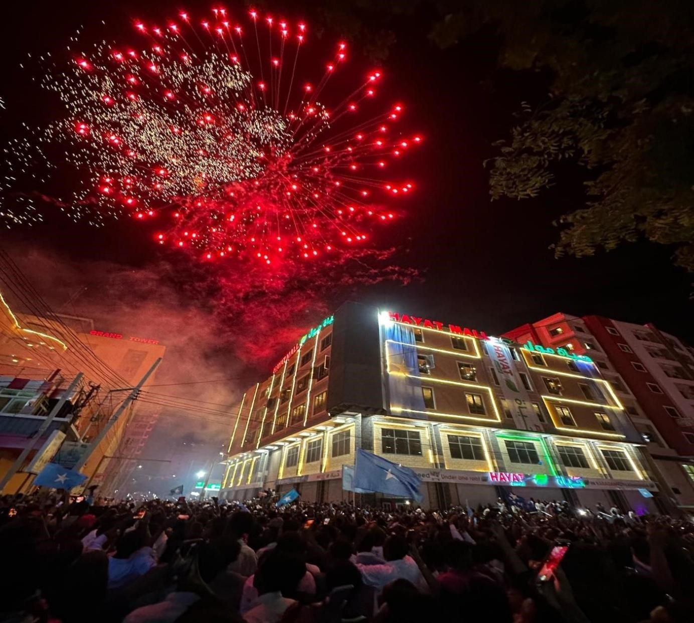 Independence Week, Hayat Market 