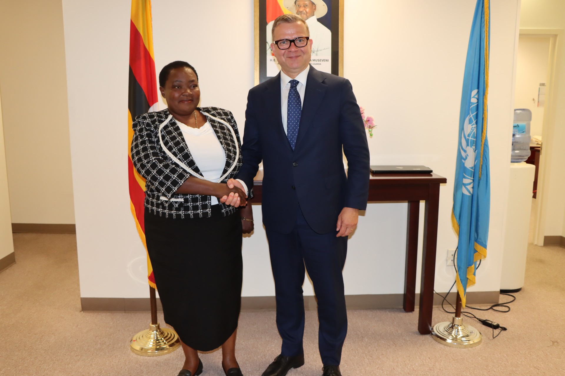 The Prime Minister Of Uganda Rt. Hon. Robinah Nabbanja shaking hands with her counterpart from Finland H.E Petteri Orpo at Uganda House UN Permanent mission in New York. (Credit: OPM)