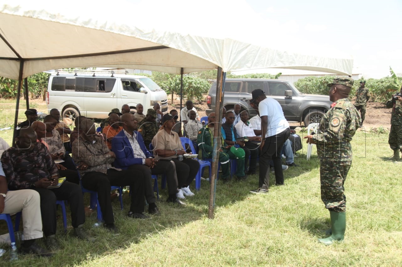 Minisita Migadde n'abakungu abalala mu lukiiko