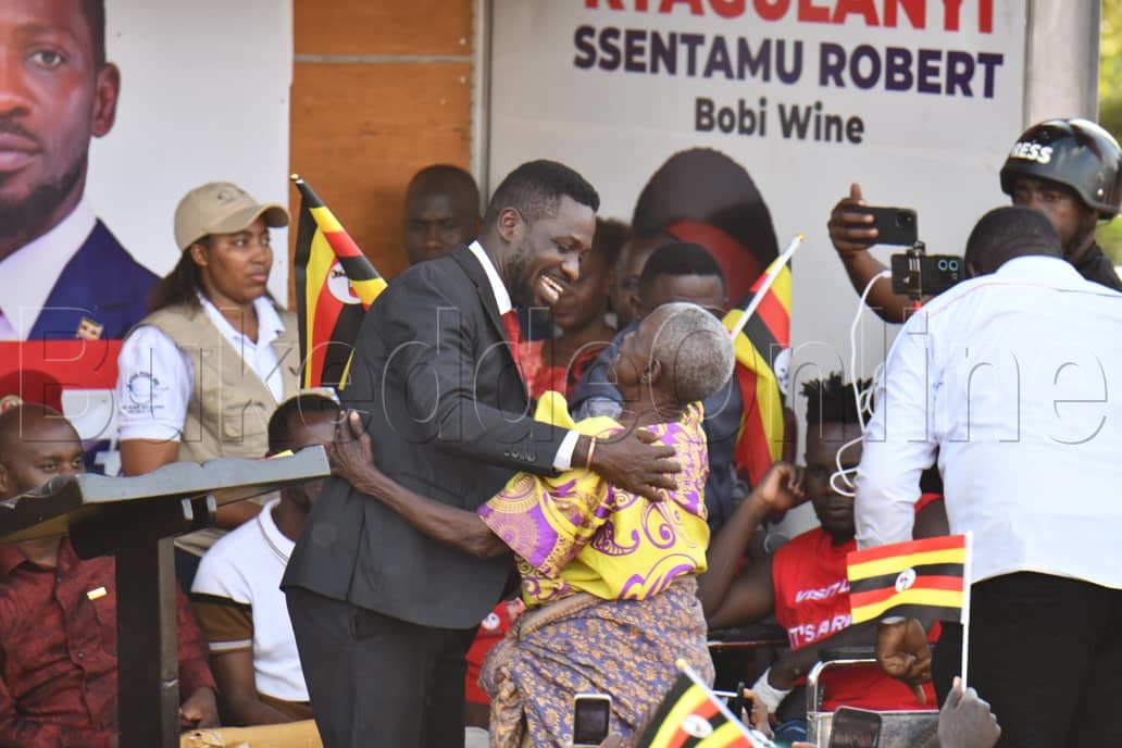 Omukadde ng'asanyukira Bobi Wine
