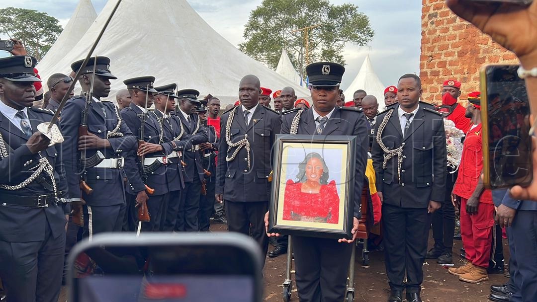 Helen Nakimuli ng'aziikibwa e Luweero