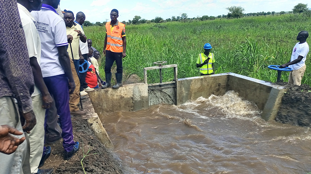 Farmers accuse contractors of shoddy work, delayed implementation and failure to restore water flow. (Photo by Christopher Nyeko) 