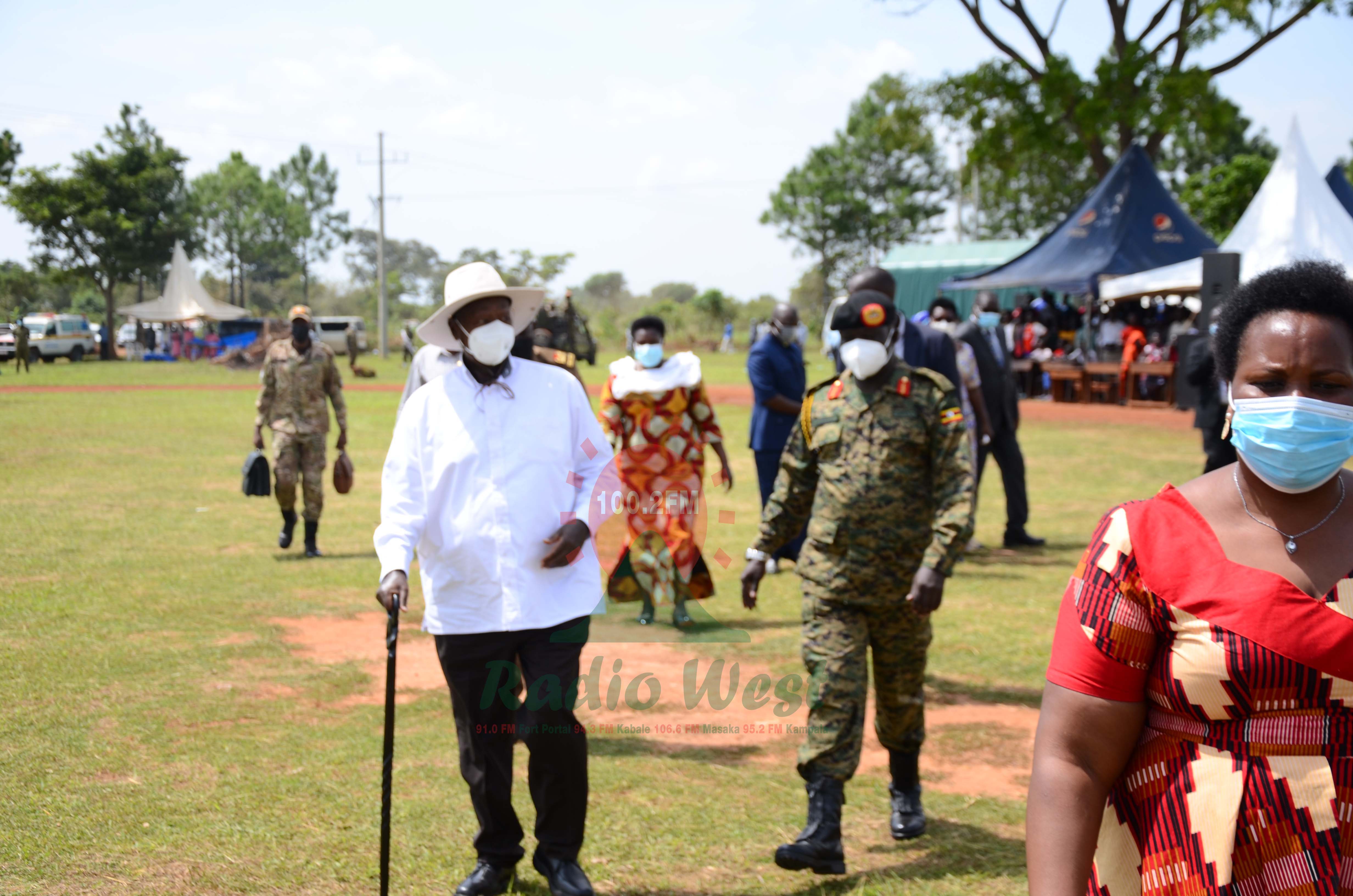 Gen. Elwleu ayebeembiire Purezidenti Museveni arikumutwara aha kushaba aha kanisa ye eyahisya emyaka 4 kuruga etandikwaho omu disiturikiti eya Kalaki.