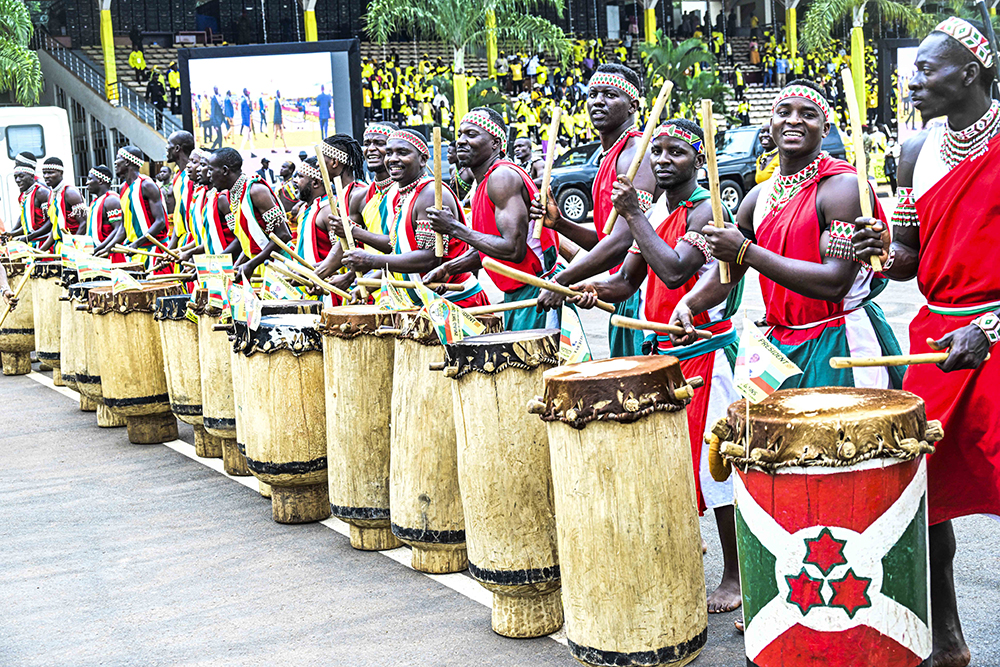 Cultural dancers entertaining guests.