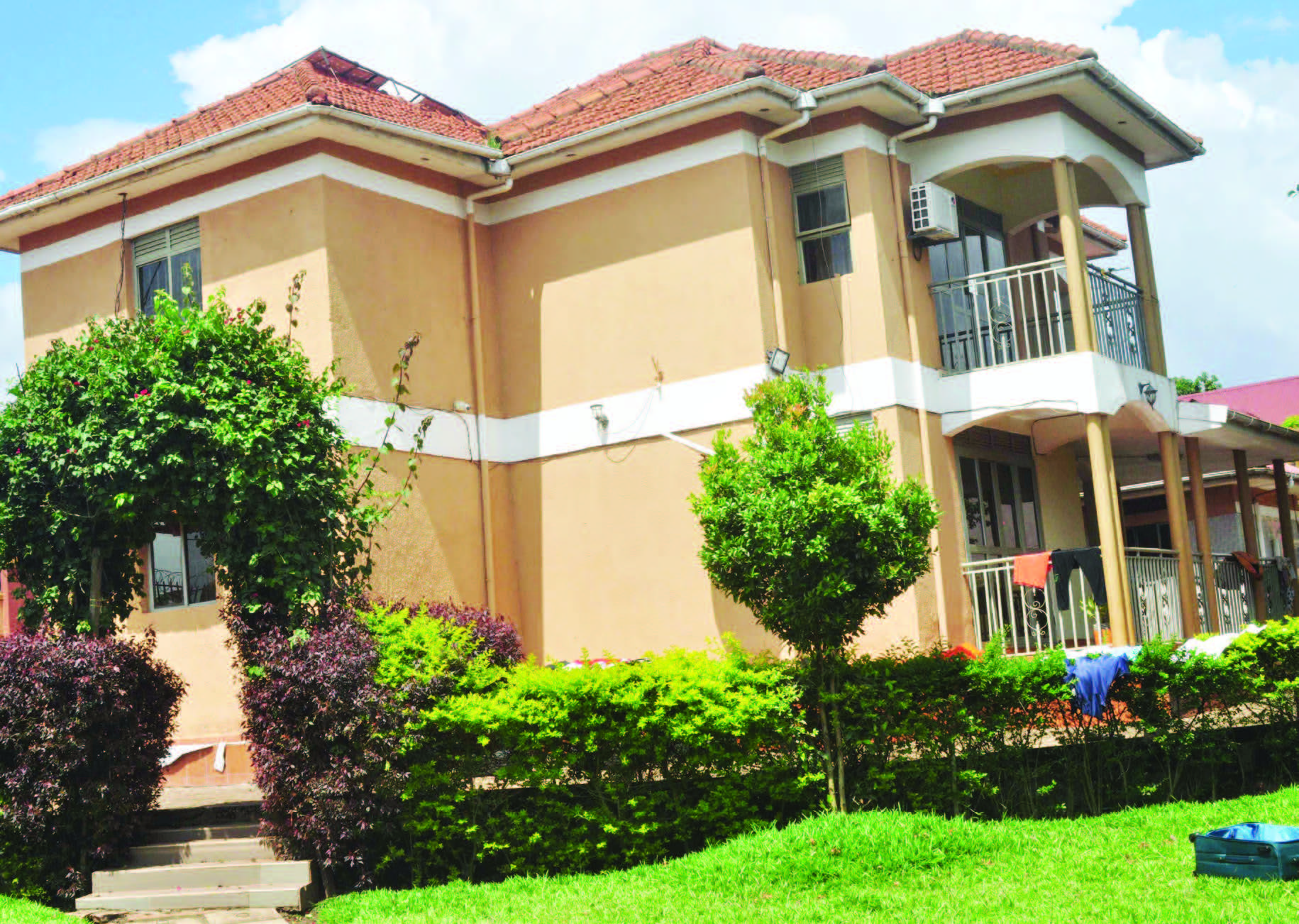 Ennyumba Nabisere Mw’asula Esangibwa E Kirinnya   Bweyogerere.