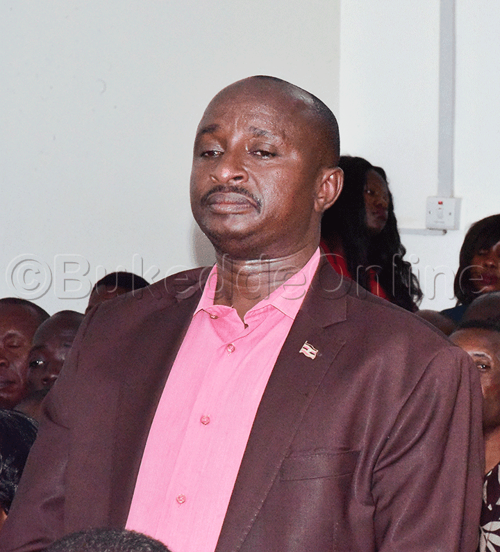 Ssentebe Wa Nrm Mu Disitulikiti Y'e Kayunga, Moses Kalangwa, Omu Ku Bazze Okweyimirira Lugoloobi